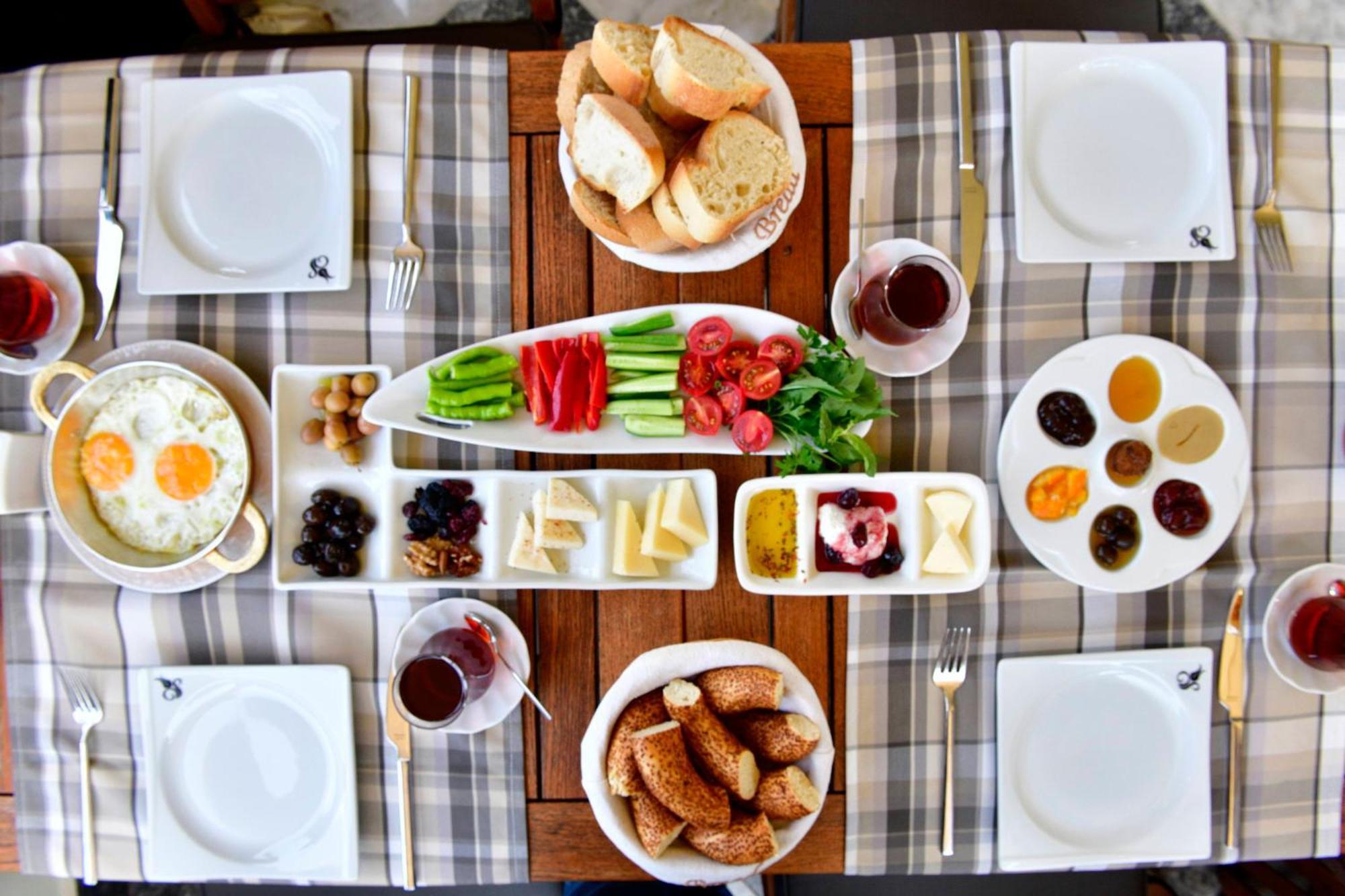 Hotel Siyah Lale Cunda 1841 (Adults Only) à Ayvalı Extérieur photo