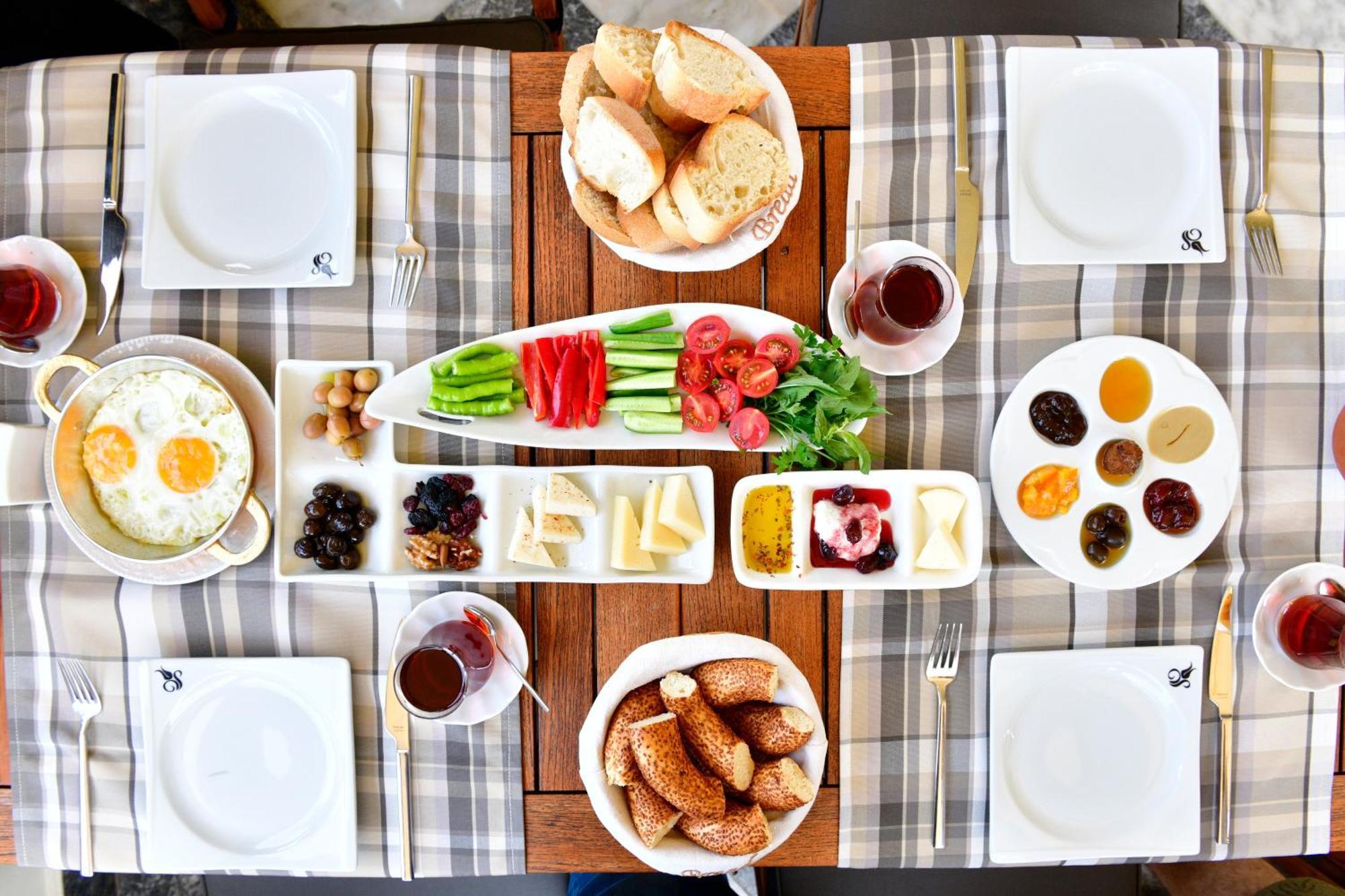 Hotel Siyah Lale Cunda 1841 (Adults Only) à Ayvalı Extérieur photo