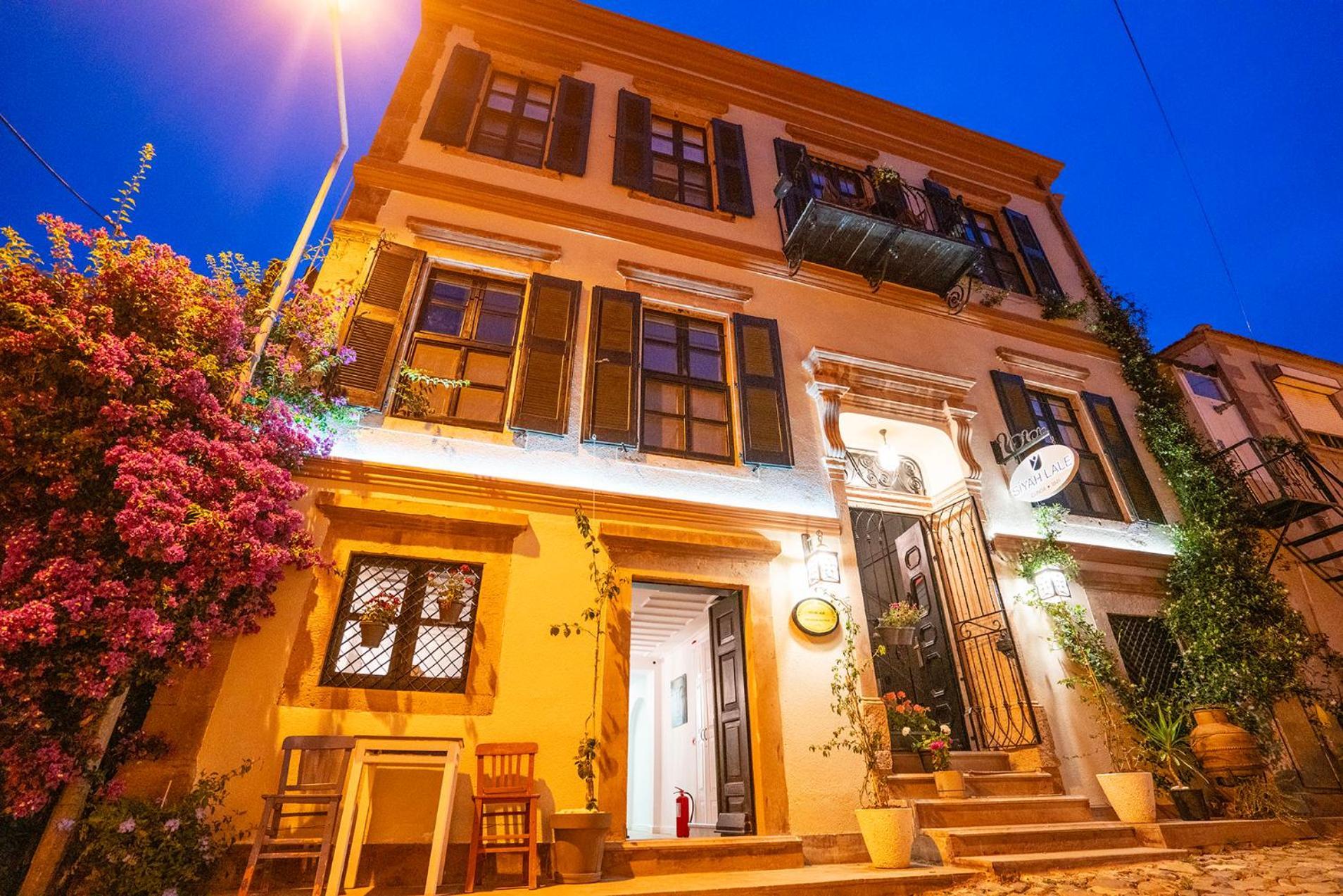 Hotel Siyah Lale Cunda 1841 (Adults Only) à Ayvalı Extérieur photo