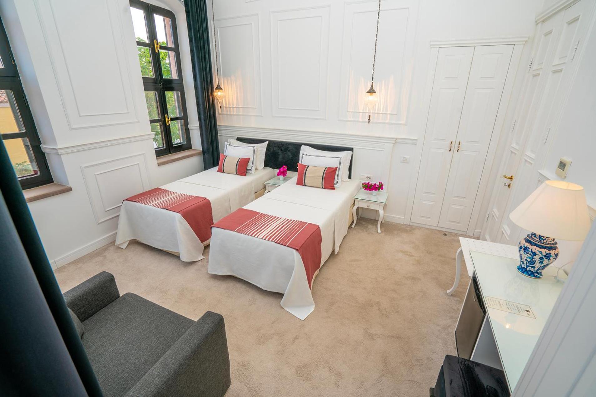 Hotel Siyah Lale Cunda 1841 (Adults Only) à Ayvalı Extérieur photo