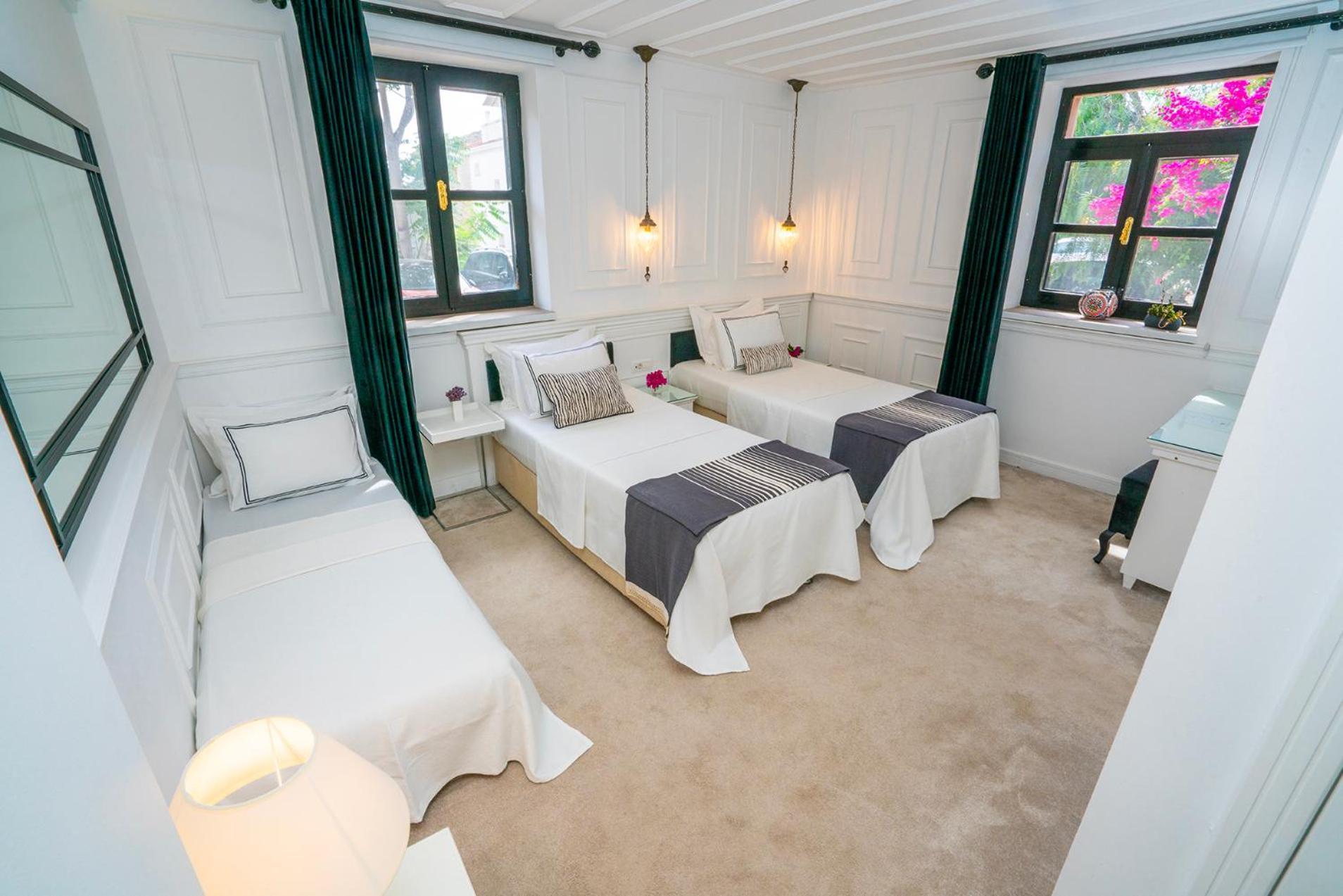 Hotel Siyah Lale Cunda 1841 (Adults Only) à Ayvalı Extérieur photo