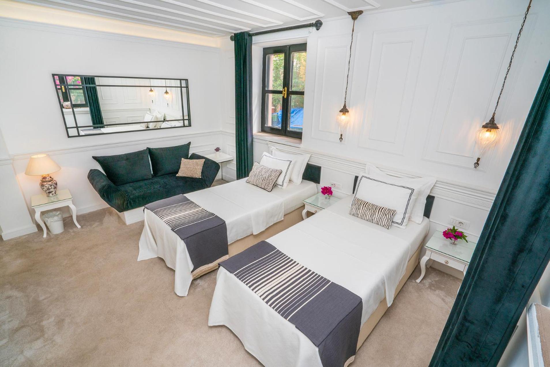 Hotel Siyah Lale Cunda 1841 (Adults Only) à Ayvalı Extérieur photo